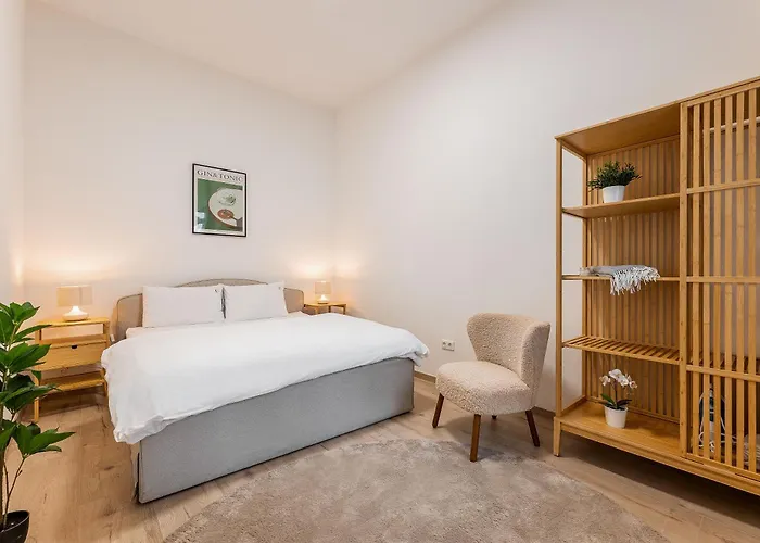 Magnolia מלון דירות 4*